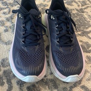 Good condition hoka one ones. Worn a few times.